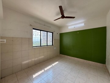 Room in 2 BHK Apartment at Seawoods – for Rent