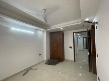 Room in 3 BHK Builder Floor at Saket – for Rent