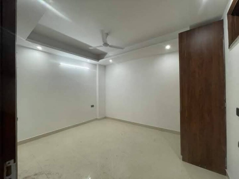 Room, saket 3 Bedroom 500 Sq.Ft. Builder Floor In Saket Delhi 9452607
