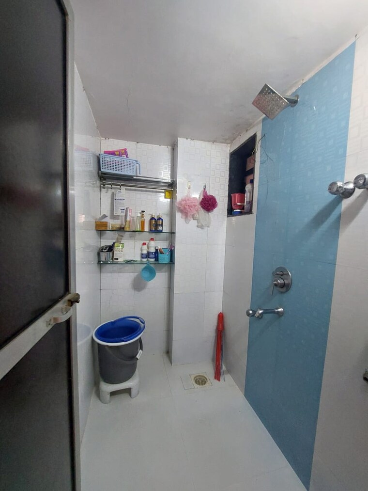 Bathroom, powai-jaltarang-chs 1 Bedroom 550 Sq.Ft. Apartment In Powai Mumbai 9452613