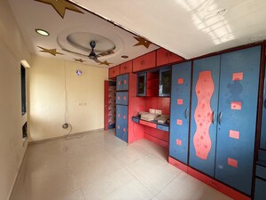 Room in 2 BHK Apartment at Seawoods – for Rent