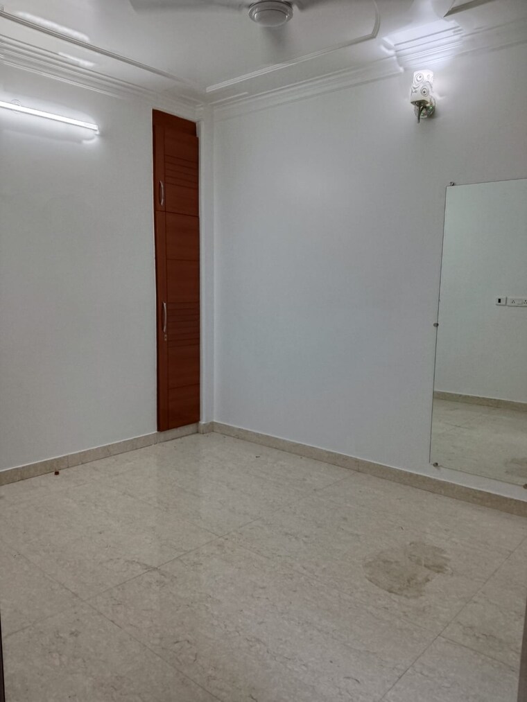 Room, amar colony 2 Bedroom 900 Sq.Ft. Builder Floor In Amar Colony Delhi 9452630