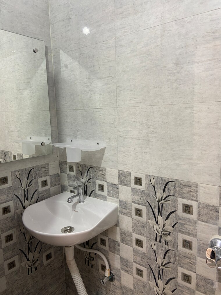 Bathroom, chitrapuri-colony 2 Bedroom 1000 Sq.Ft. Apartment In Manikonda Hyderabad 9452633