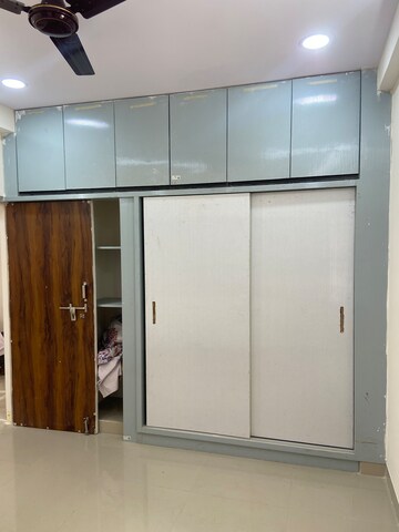 Furnished Amenities in 2 BHK Apartment at Chitrapuri Colony, Manikonda – for Rent