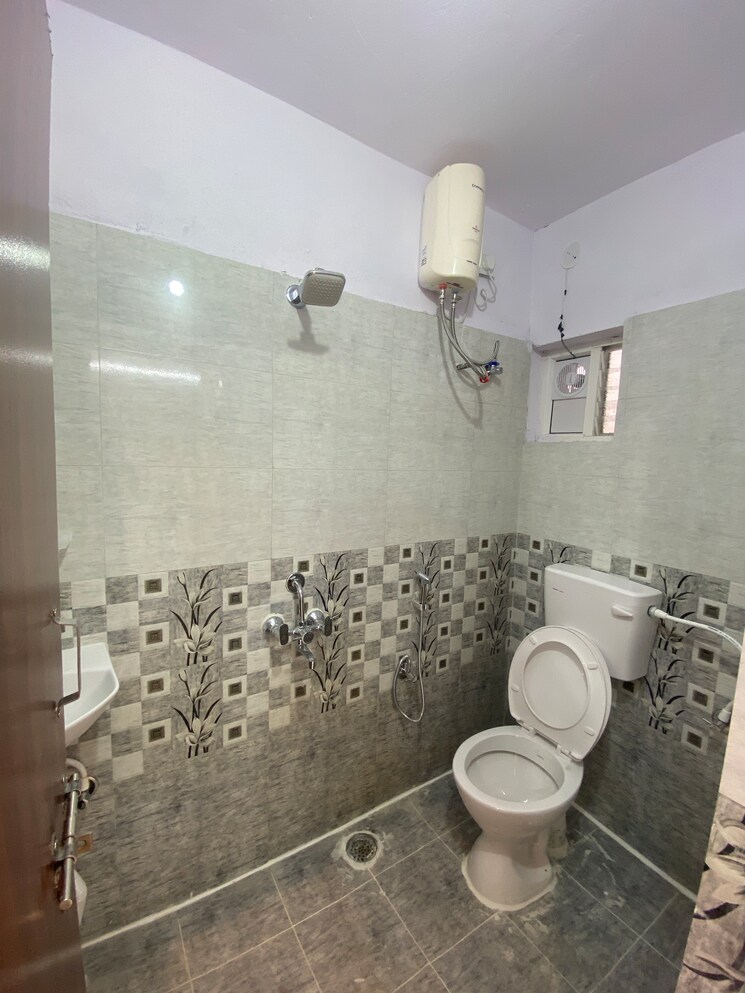 Bathroom, chitrapuri-colony 2 Bedroom 1000 Sq.Ft. Apartment In Manikonda Hyderabad 9452633