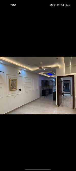 Room in 3 BHK Builder Floor at Vishwas Nagar – for Sale