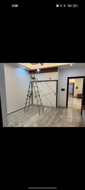 Room in 3 BHK Builder Floor at Vishwas Nagar – for Sale