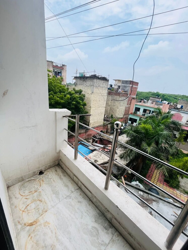 Balcony, chattarpur 2 Bedroom 850 Sq.Ft. Builder Floor In Chattarpur Delhi 9452753