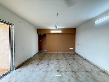 Room in 2 BHK Apartment at Seawoods – for Rent