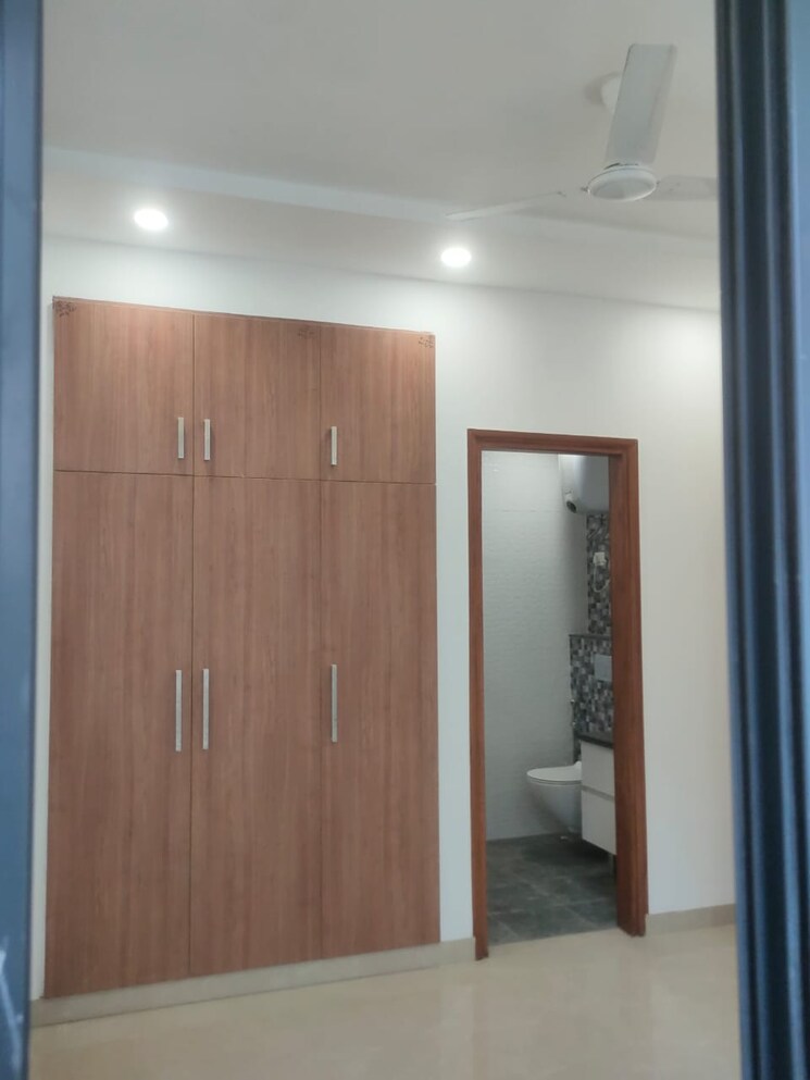 Room, saket 3 Bedroom 1128 Sq.Ft. Builder Floor In Saket Delhi 9452815