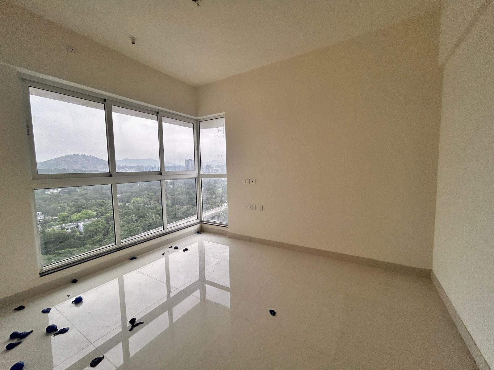 2 BHK + Study Room Apartment For Rent in Sheth Avante