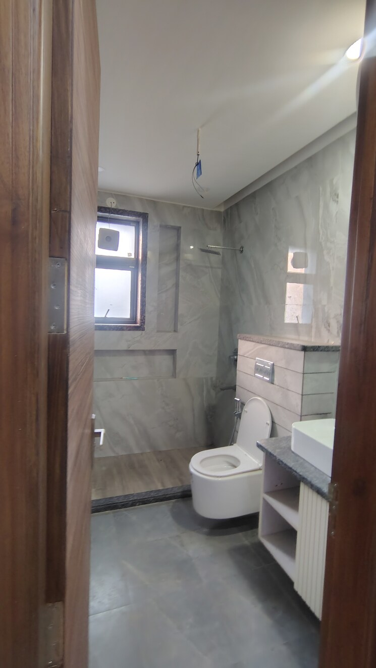 Bathroom, aez-aloha 2 Bedroom 1550 Sq.Ft. Builder Floor In Sector 57 Gurgaon 9452855