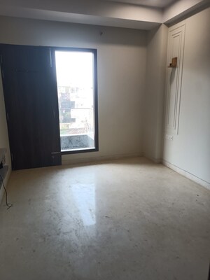 Room in 3 BHK Builder Floor at Surya Nagar – for Rent