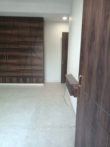 Room in 3 BHK Builder Floor at Surya Nagar – for Rent