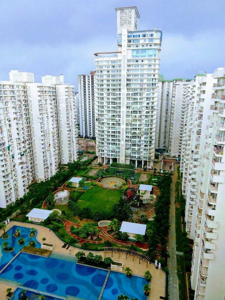 Exterior View, mahagun-moderne 3 Bedroom 1435 Sq.Ft. Apartment In Sector 78 Noida 9452791