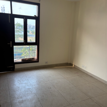Room in 3.5 BHK Builder Floor at Wave City, Bayana – for Rent