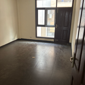 Room in 3.5 BHK Builder Floor at Wave City, Bayana – for Rent