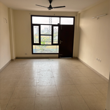 Room in 3.5 BHK Builder Floor at Wave City, Bayana – for Rent