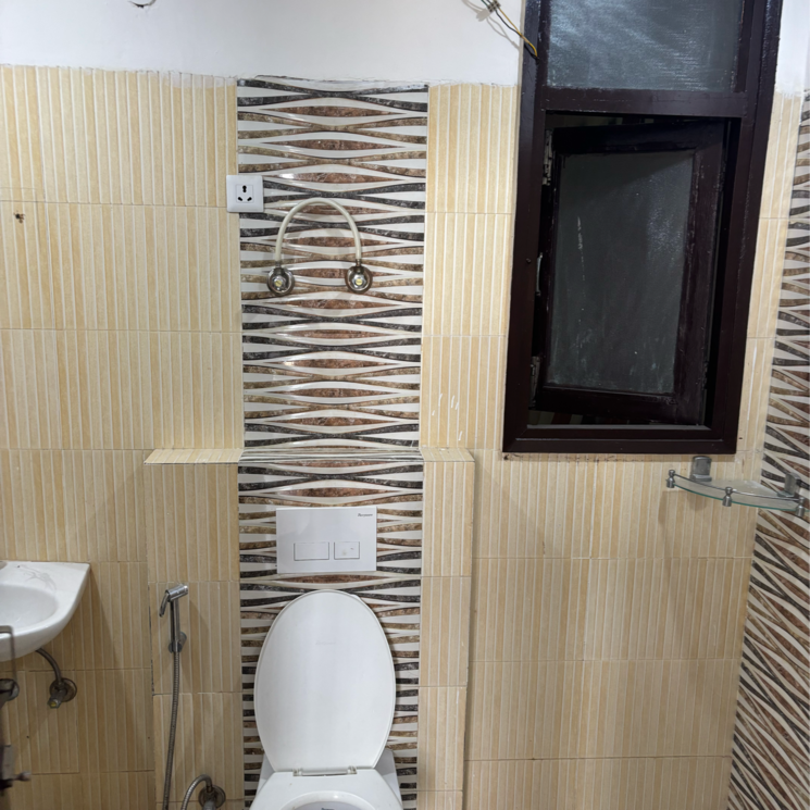 Bathroom, wave-city 3.5 Bedroom 1853 Sq.Ft. Builder Floor In Bayana Ghaziabad 9452819