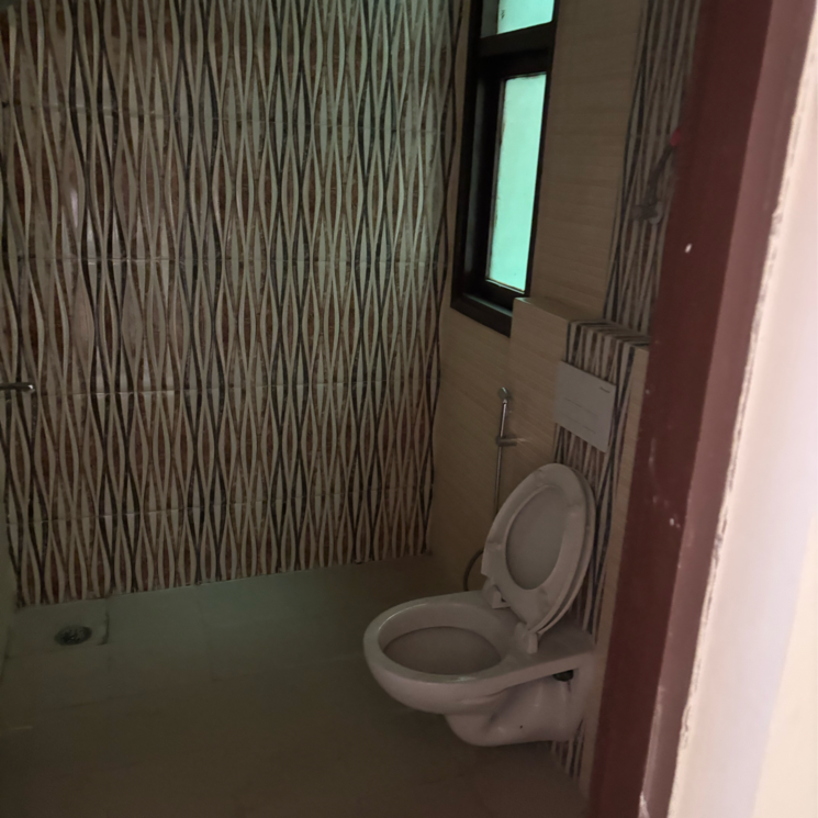 Bathroom, wave-city 3.5 Bedroom 1853 Sq.Ft. Builder Floor In Bayana Ghaziabad 9452819