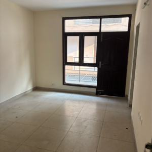 Room in 3.5 BHK Builder Floor at Wave City, Bayana – for Rent