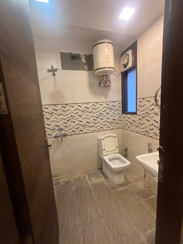 Bathroom, saket 2 Bedroom 500 Sq.Ft. Builder Floor In Saket Delhi 9452881