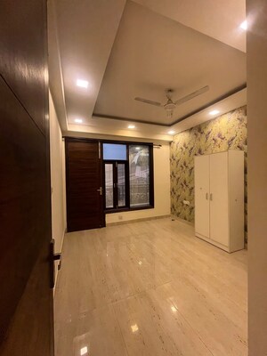Room in 2 BHK Builder Floor at Saket – for Rent