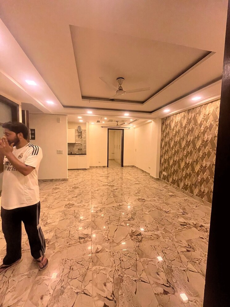  Parking, saket 2 Bedroom 500 Sq.Ft. Builder Floor In Saket Delhi 9452881