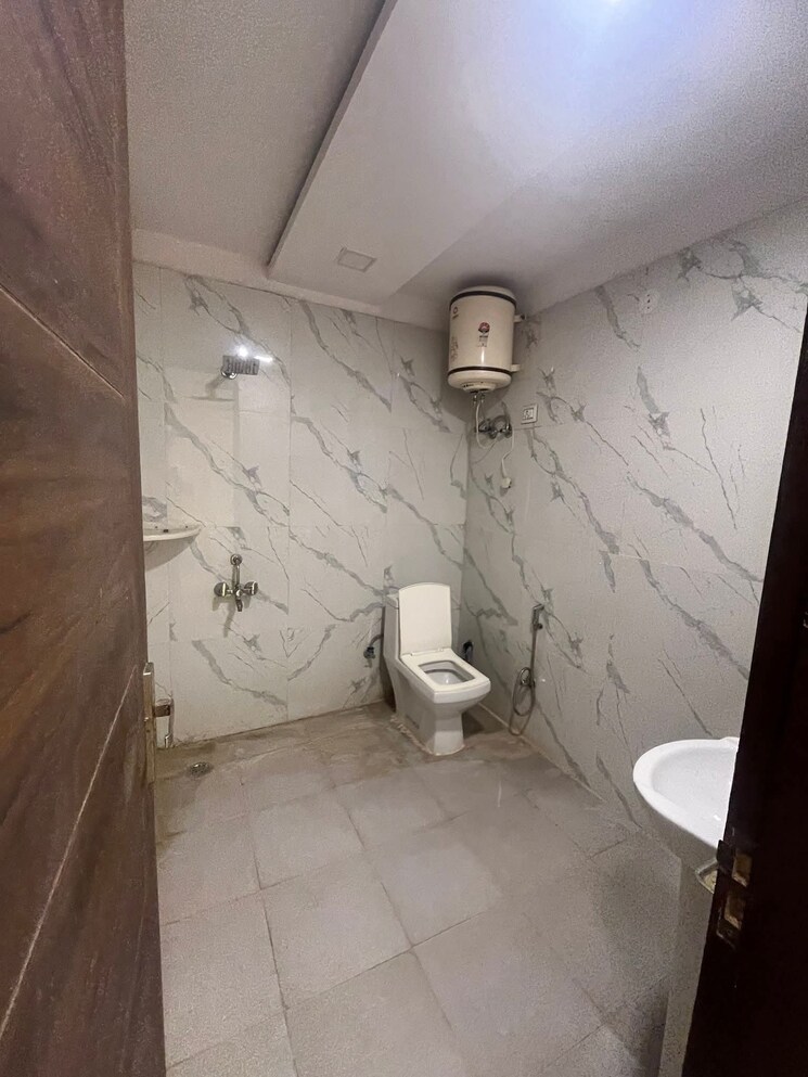 Bathroom, saket 2 Bedroom 500 Sq.Ft. Builder Floor In Saket Delhi 9452881