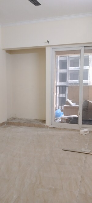 Room in 2 BHK Apartment at Gaur City 2 - 14th Avenue, Sector 16c Greater Noida – for Sale