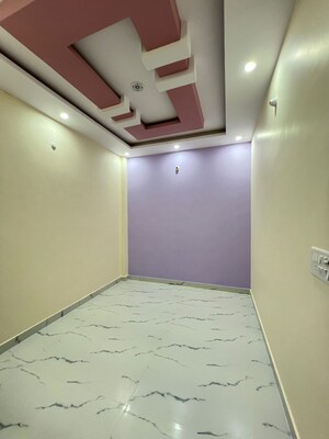 Room in 2 BHK Independent House at Kisan Path – for Sale