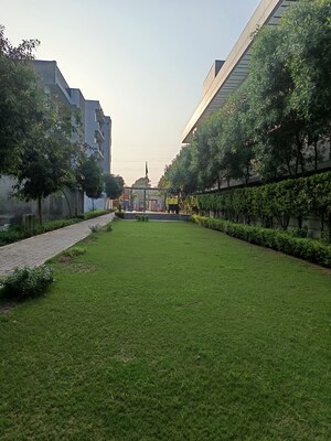  Plot – Garden View at BPTP District, Sector 81 - for Sale