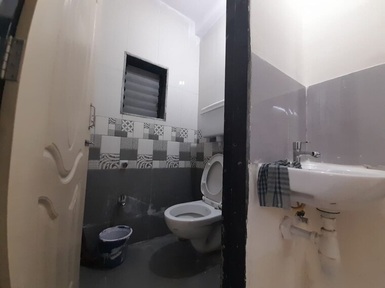 Attached Bathroom, prem nagar 1 Bedroom 482 Sq.Ft. Apartment In Prem Nagar Mumbai 9452929