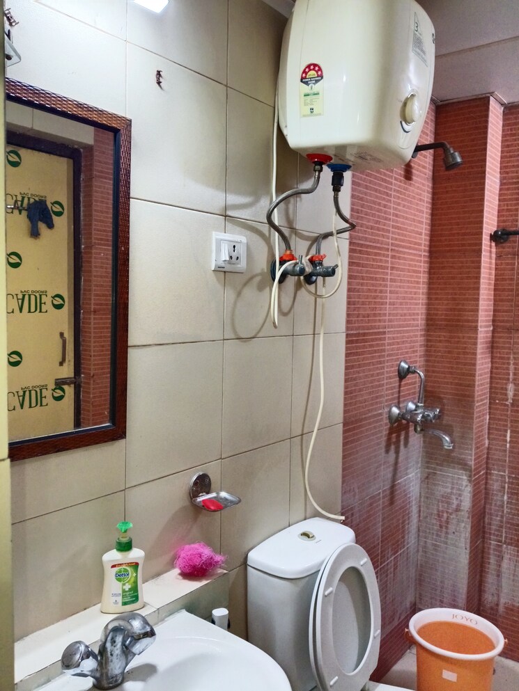 Bathroom, mahagun-mywoods 3 Bedroom 1235 Sq.Ft. Apartment In Sector 16c Greater Noida Greater Noida 9453122