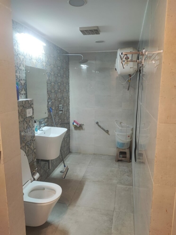 Bathroom, sector 17 4 Bedroom 4505 Sq.Ft. Builder Floor In Sector 17 Faridabad 9453247