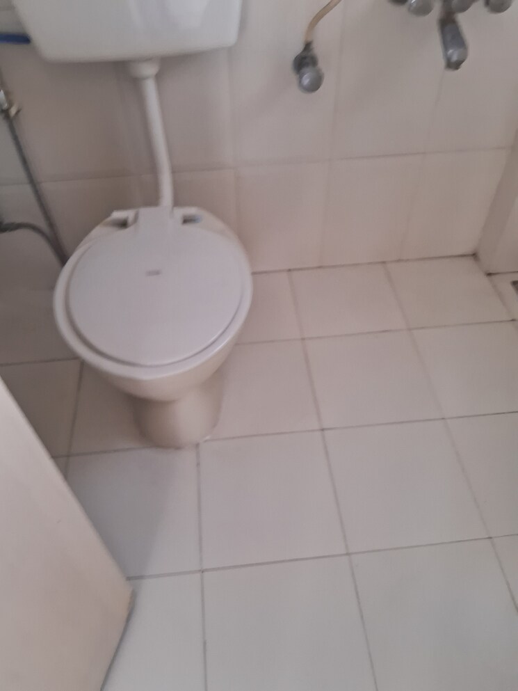 Bathroom, anand-park-aundh 3 Bedroom 1550 Sq.Ft. Apartment In Aundh Pune 9453080