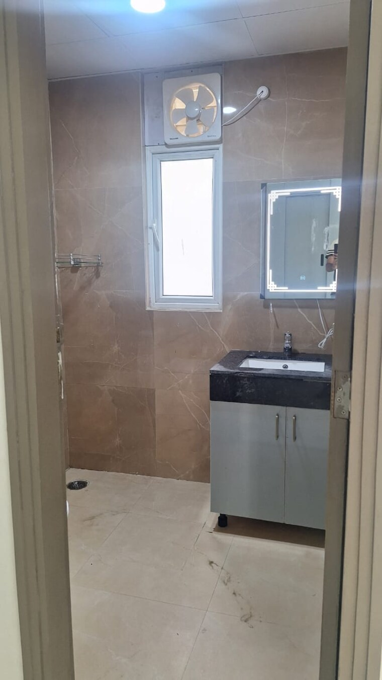 Bathroom, smart-world-gems 2.5 Bedroom 1203 Sq.Ft. Builder Floor In Sector 89 Gurgaon 9453013