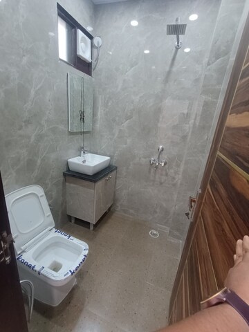 Bathroom in 3 BHK Builder Floor at Vasundhara Sector 3 – for Sale