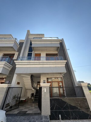 4 BHK Villa For Sale in Sector 123