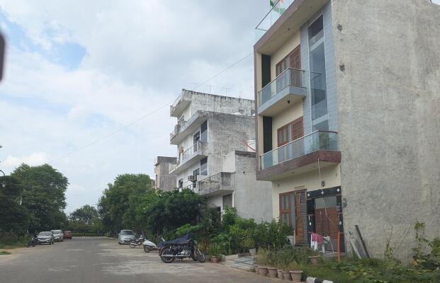 Plot For Sale in Huda Sector 10 