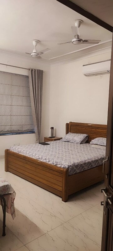 Bedroom in 4 BHK Builder Floor at Sector 17 – for Sale