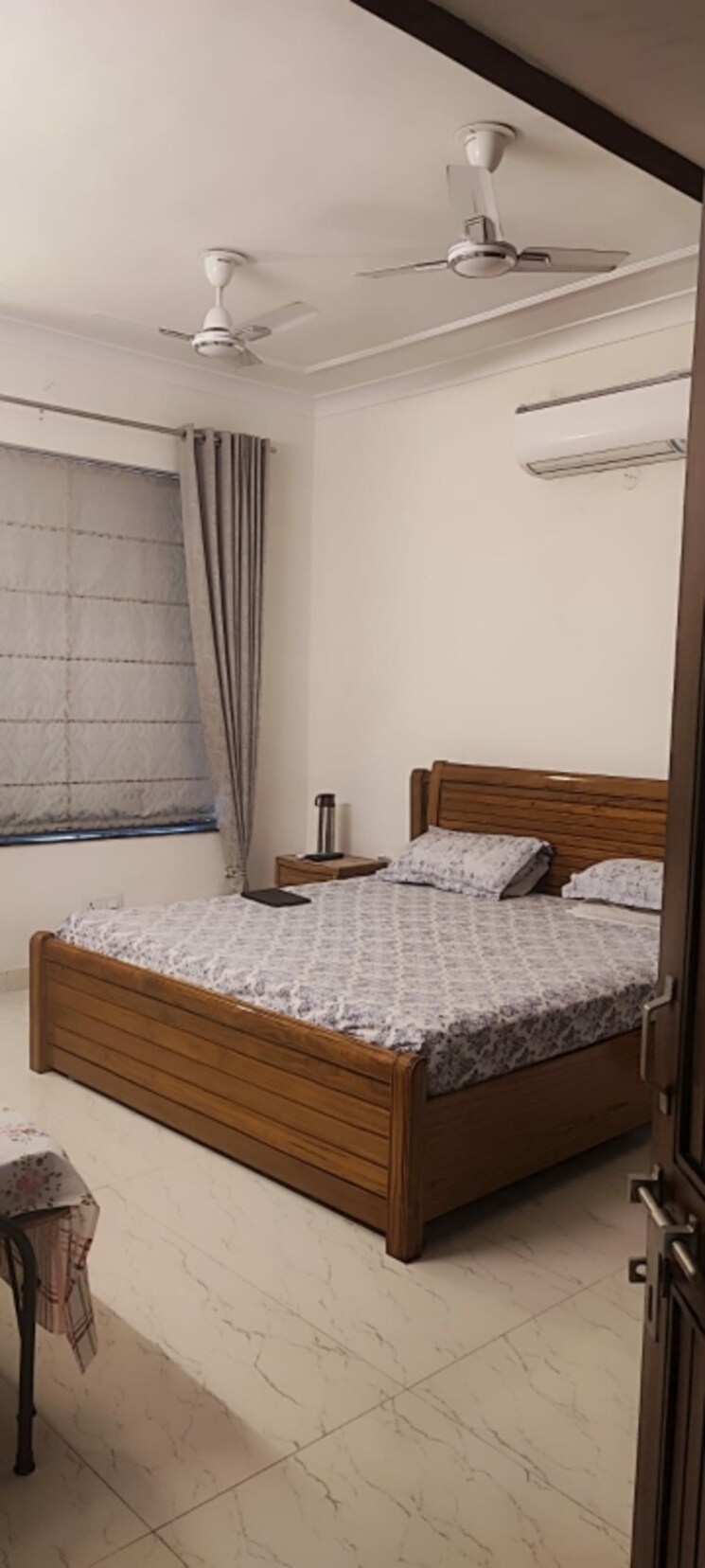 Bedroom, sector 17 4 Bedroom 4505 Sq.Ft. Builder Floor In Sector 17 Faridabad 9452852