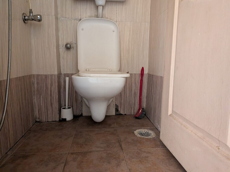 Bathroom, sapphire-lakeside 1 Bedroom 500 Sq.Ft. Apartment In Powai Mumbai 9453030