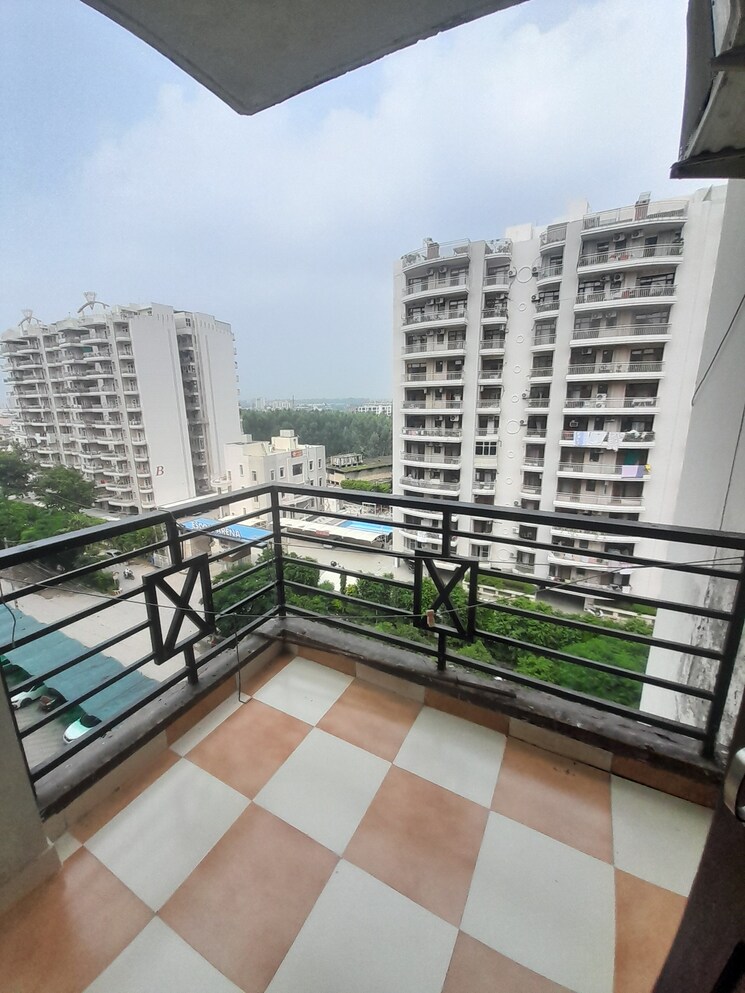 Balcony, ambala highway 3 Bedroom 1530 Sq.Ft. Apartment In Ambala Highway Zirakpur 9453014