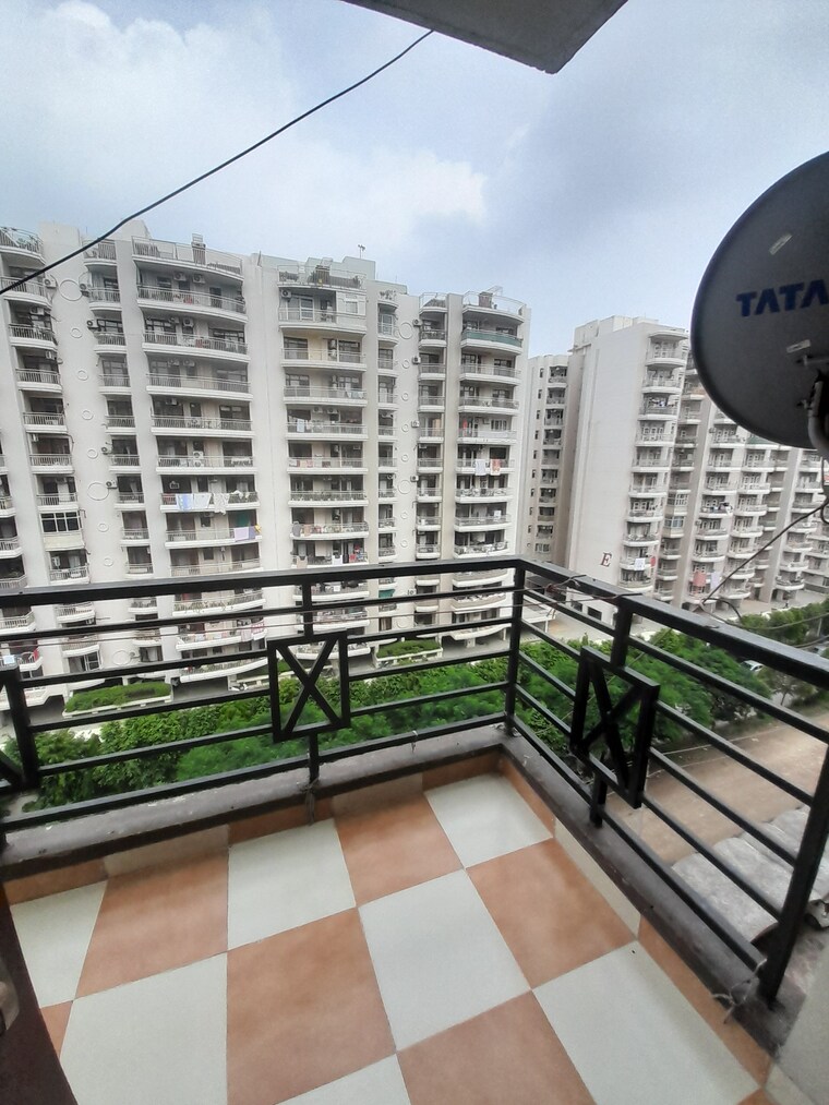 Balcony, ambala highway 3 Bedroom 1530 Sq.Ft. Apartment In Ambala Highway Zirakpur 9453014