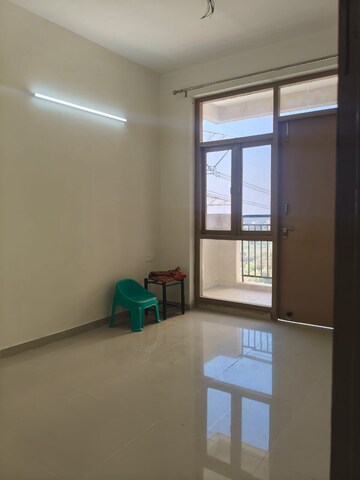 Room in 2 BHK Apartment at Pareena Om Apartments, Sector 112 – for Rent