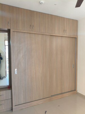 Room in 2 BHK Apartment at Pareena Om Apartments, Sector 112 – for Rent