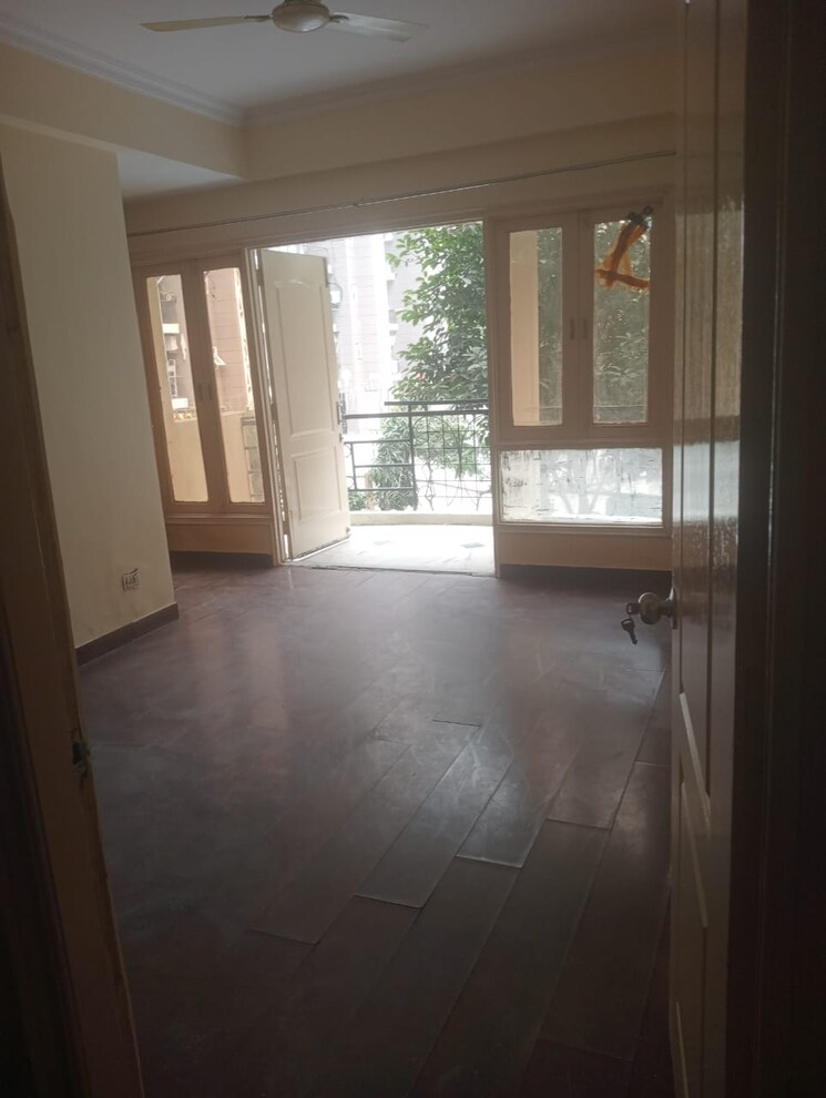 Room, pareena-om-apartments 2 Bedroom 671 Sq.Ft. Apartment In Sector 112 Gurgaon 9453210