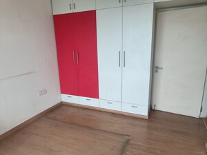 Room in 3 BHK Apartment at Emaar Palm Gardens, Sector 83 – for Rent