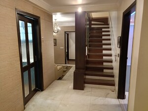 Room in 4 BHK Builder Floor at Greater Kailash ii – for Rent